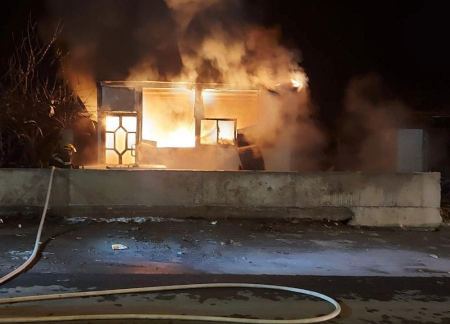 اندلاع حريق في محل قرب الشارع ببلدة بقعاثا